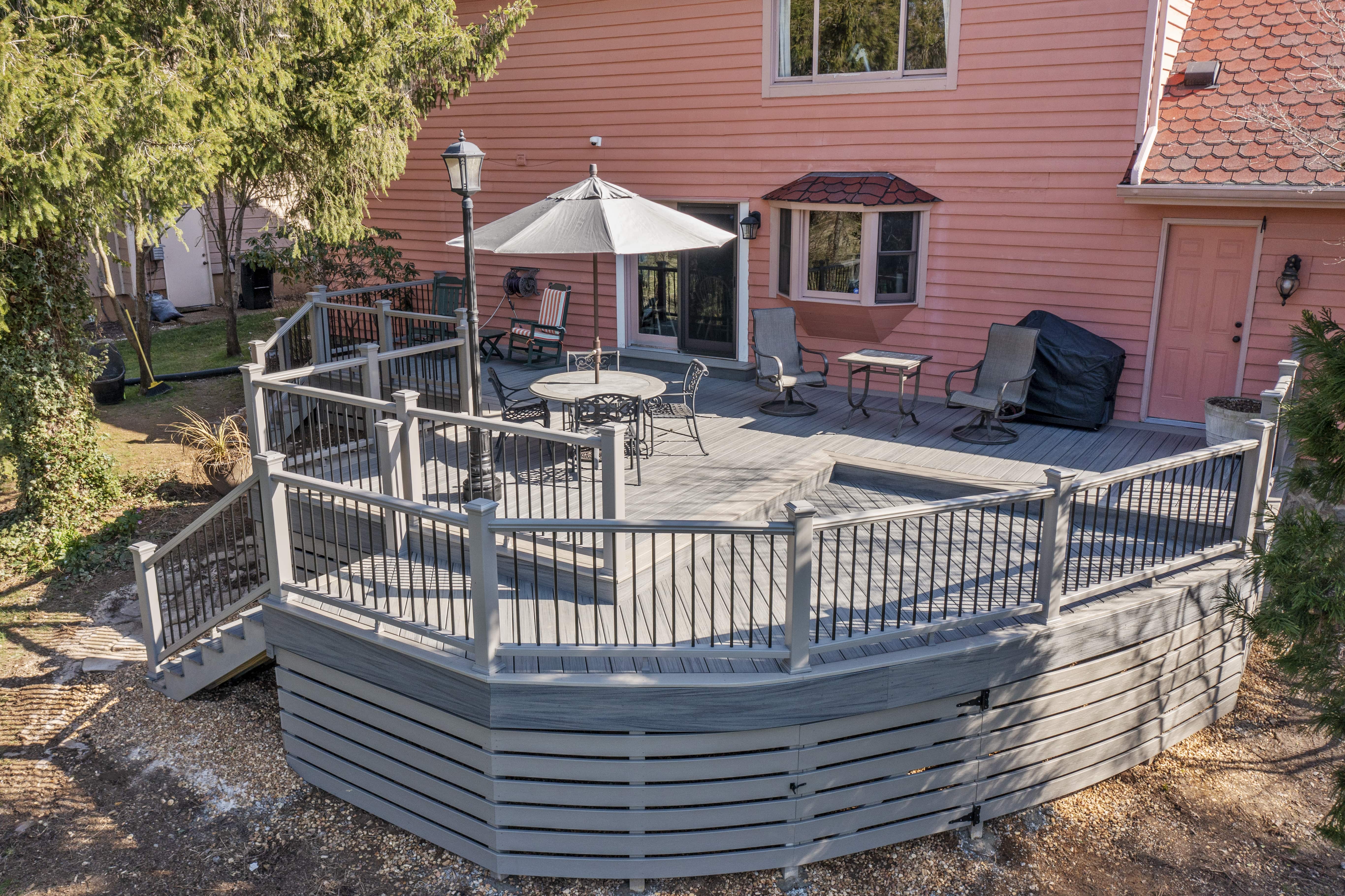 Custom outdoor deck in Nashville and Franklin by Red Oak Building Company